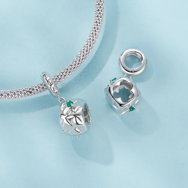 (image for) PANDORA Style Four Leaf Clover Dice Pendant - SCC2839 - View 5