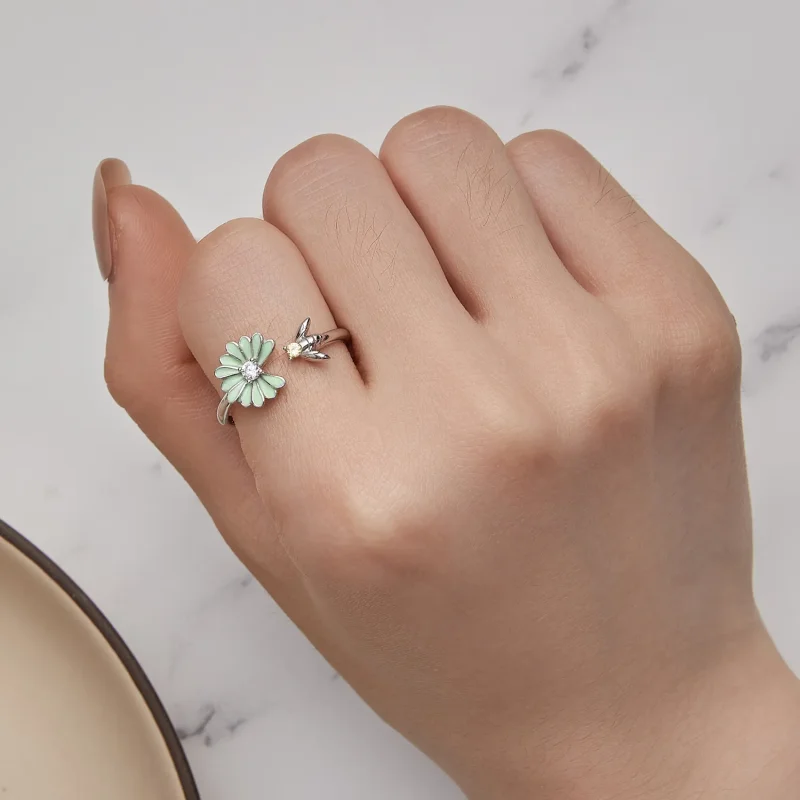 (image for) Pandora Style Daisy Bee Open Ring - SCR929 - View 5