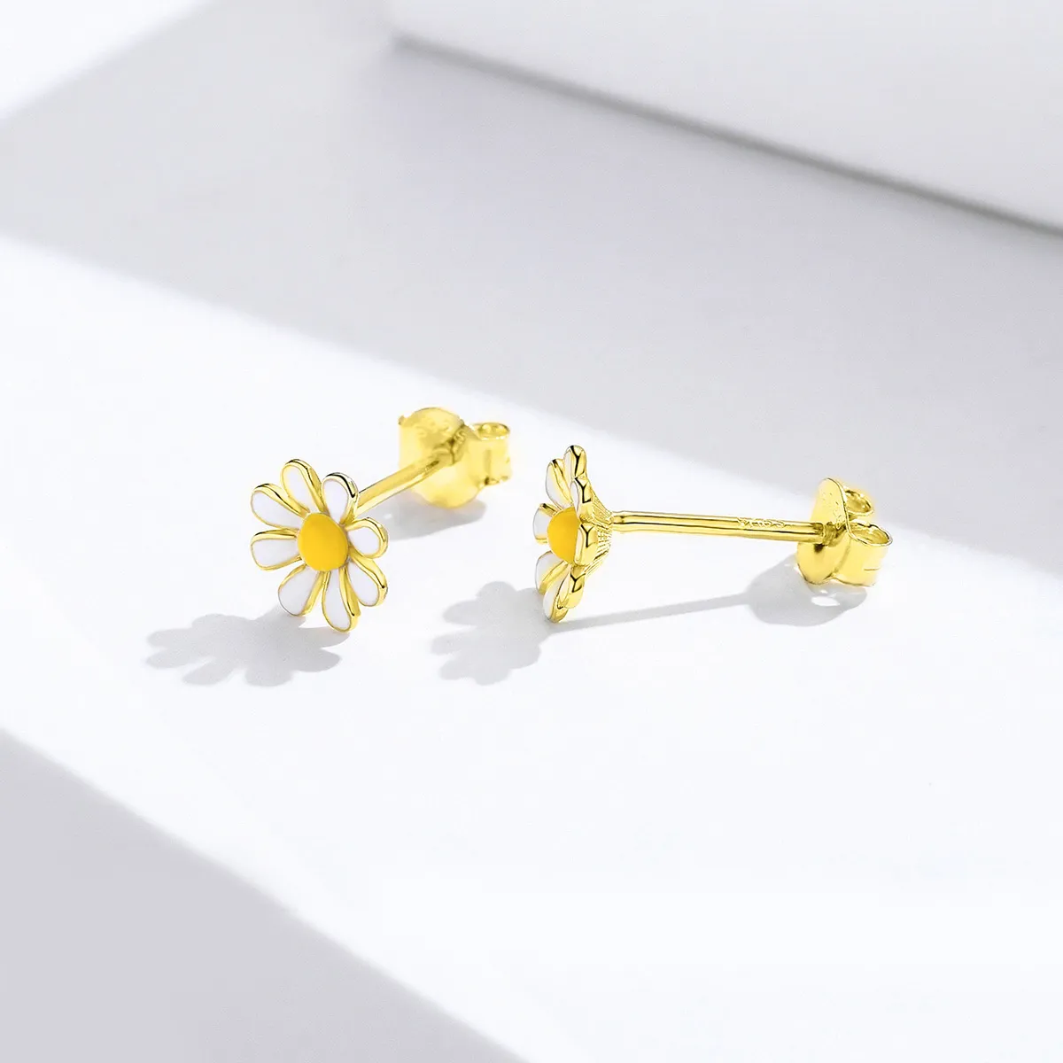 Pandora Style 18ct Gold Plated Daisy Stud Earrings - BSE203