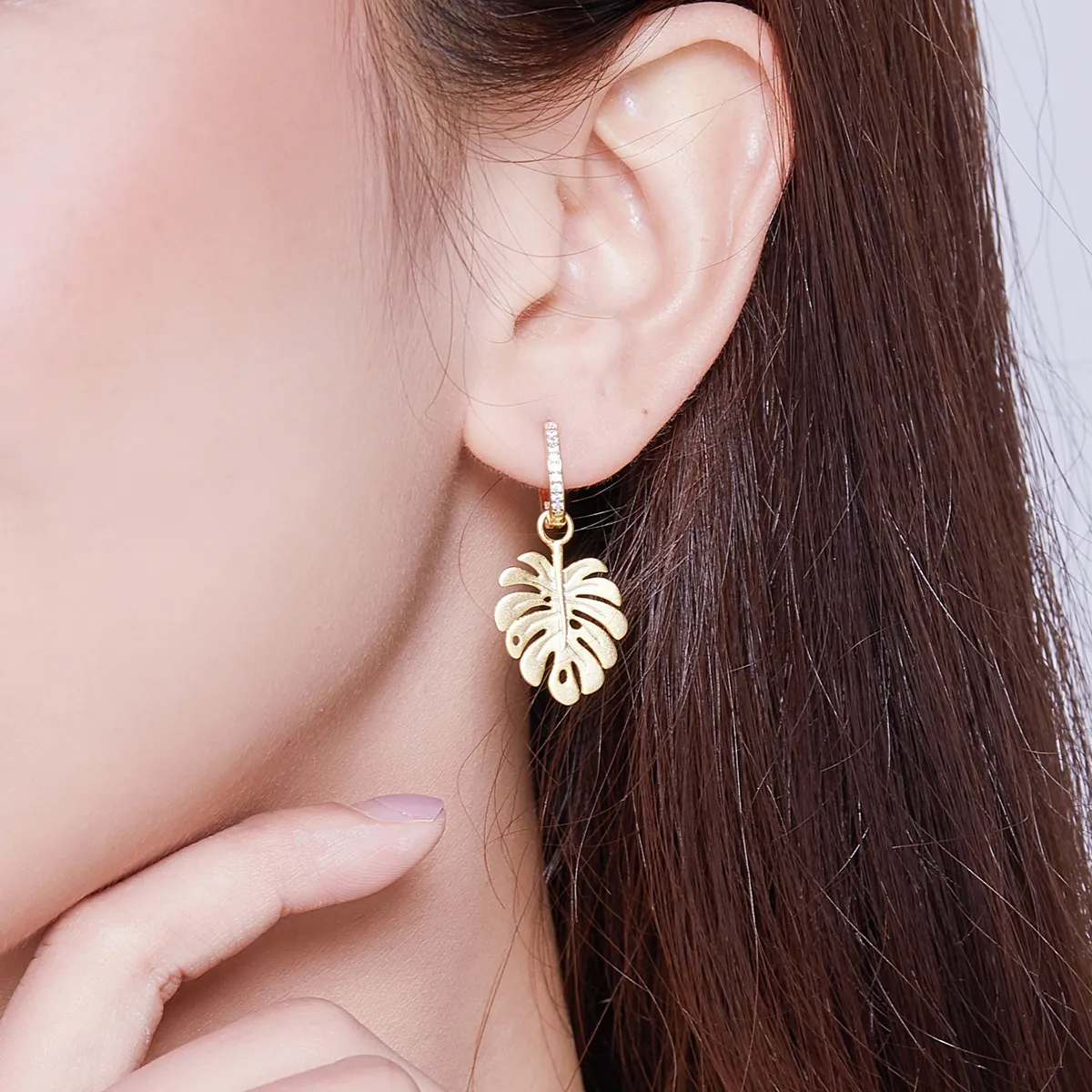 Pandora Style 18ct Gold Plated Monstera Leaf Dangle Earrings - BSE223