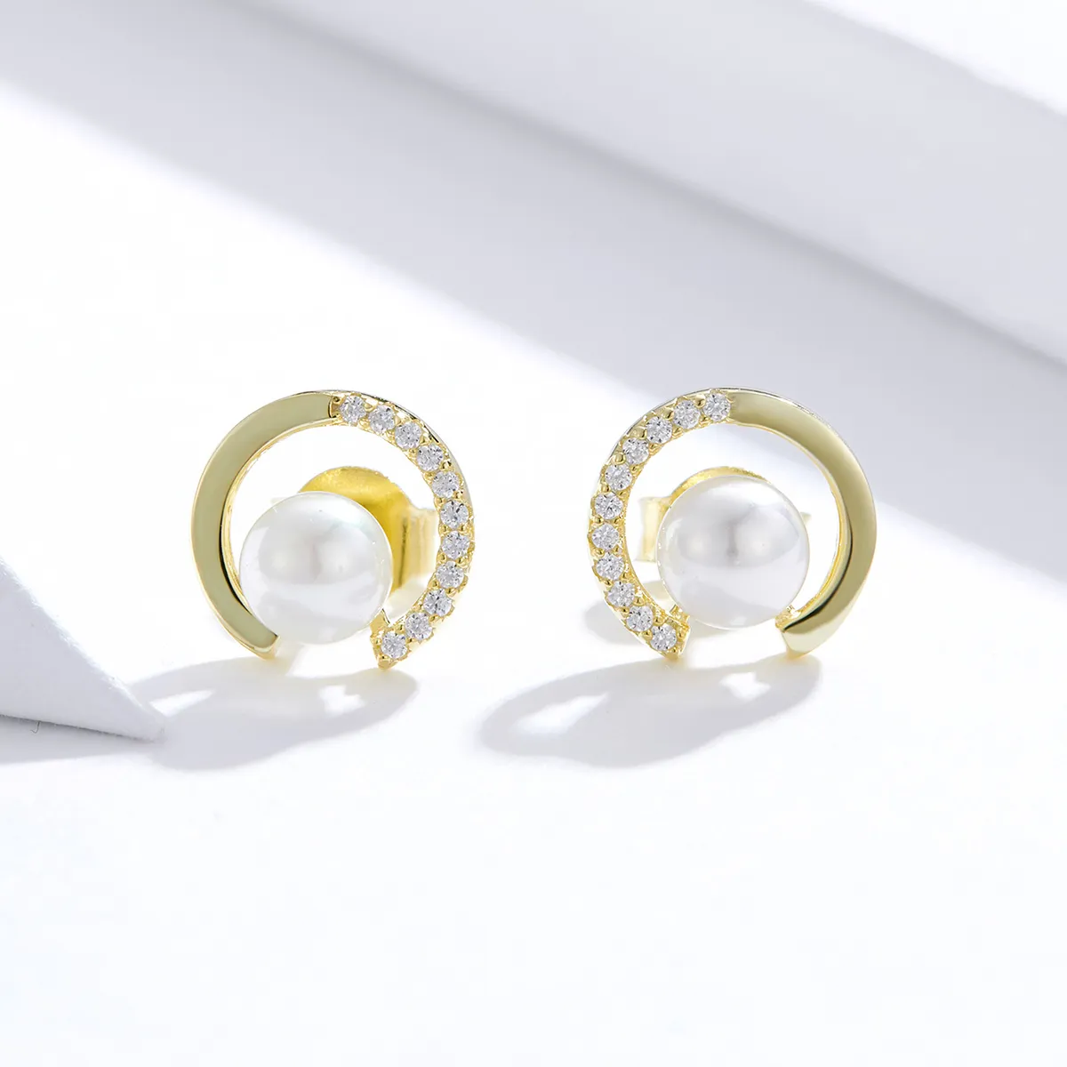 Pandora Style 18ct Gold Plated Pearl Stud Earrings - SCE802