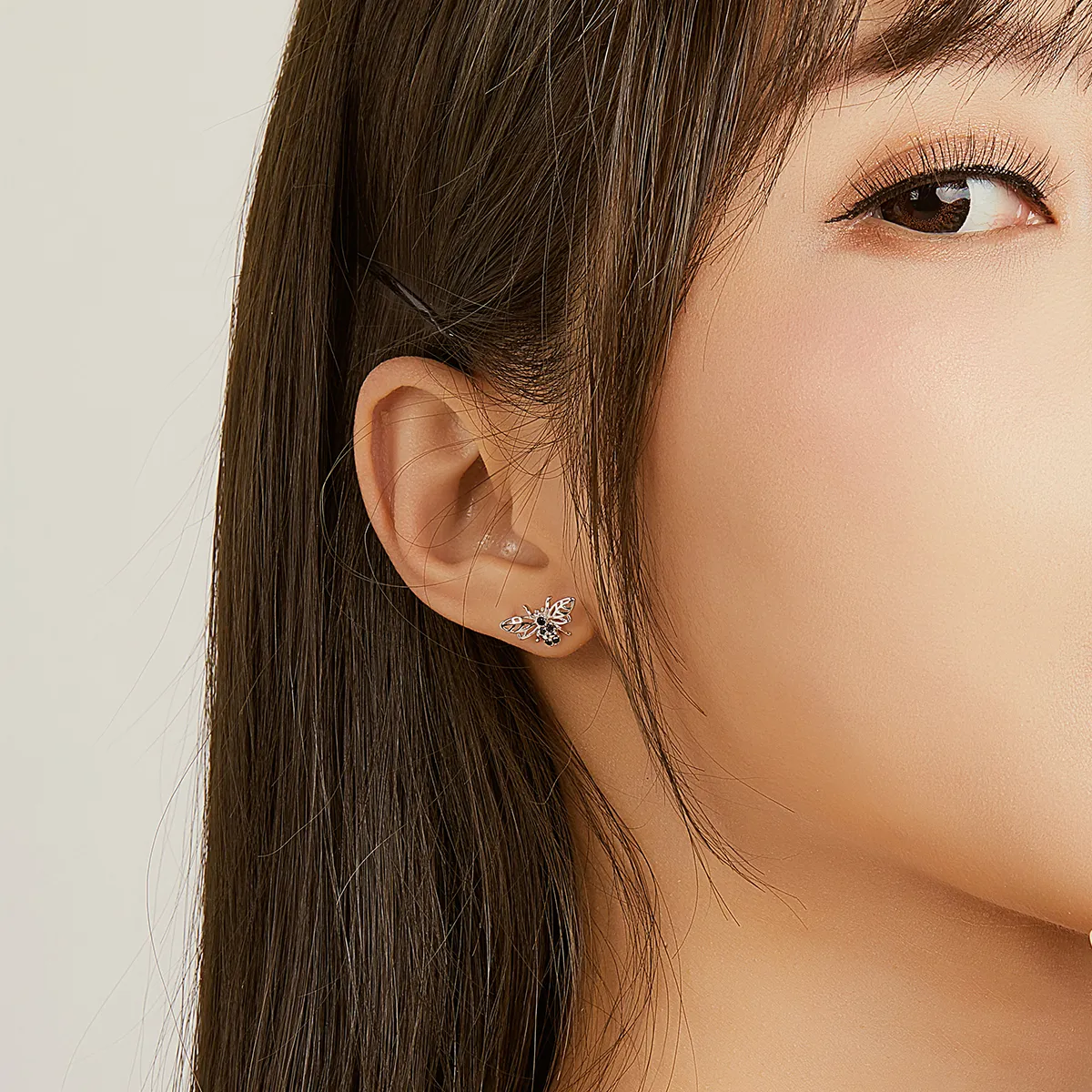 Pandora Style Silver Bee Stud Earrings - SCE846