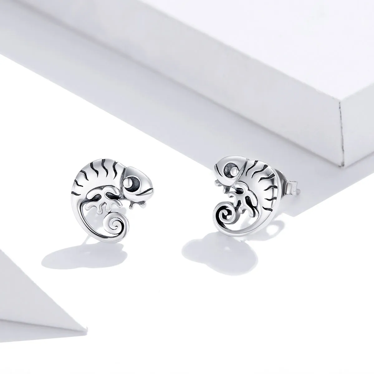 Pandora Style Silver Chameleon Stud Earrings - SCE949