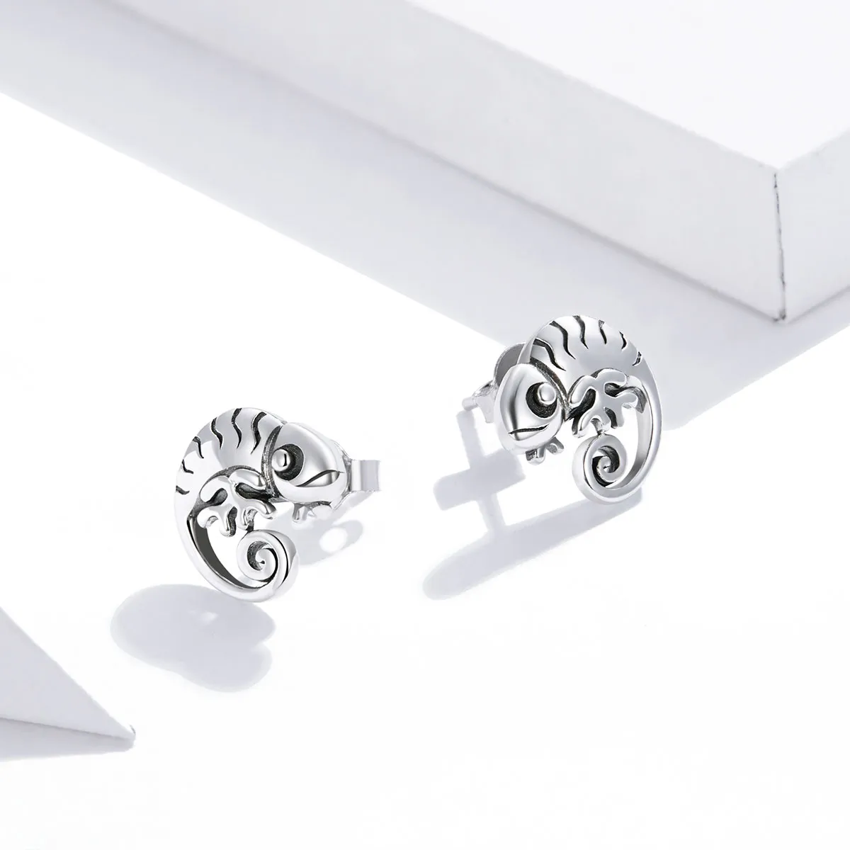 Pandora Style Silver Chameleon Stud Earrings - SCE949