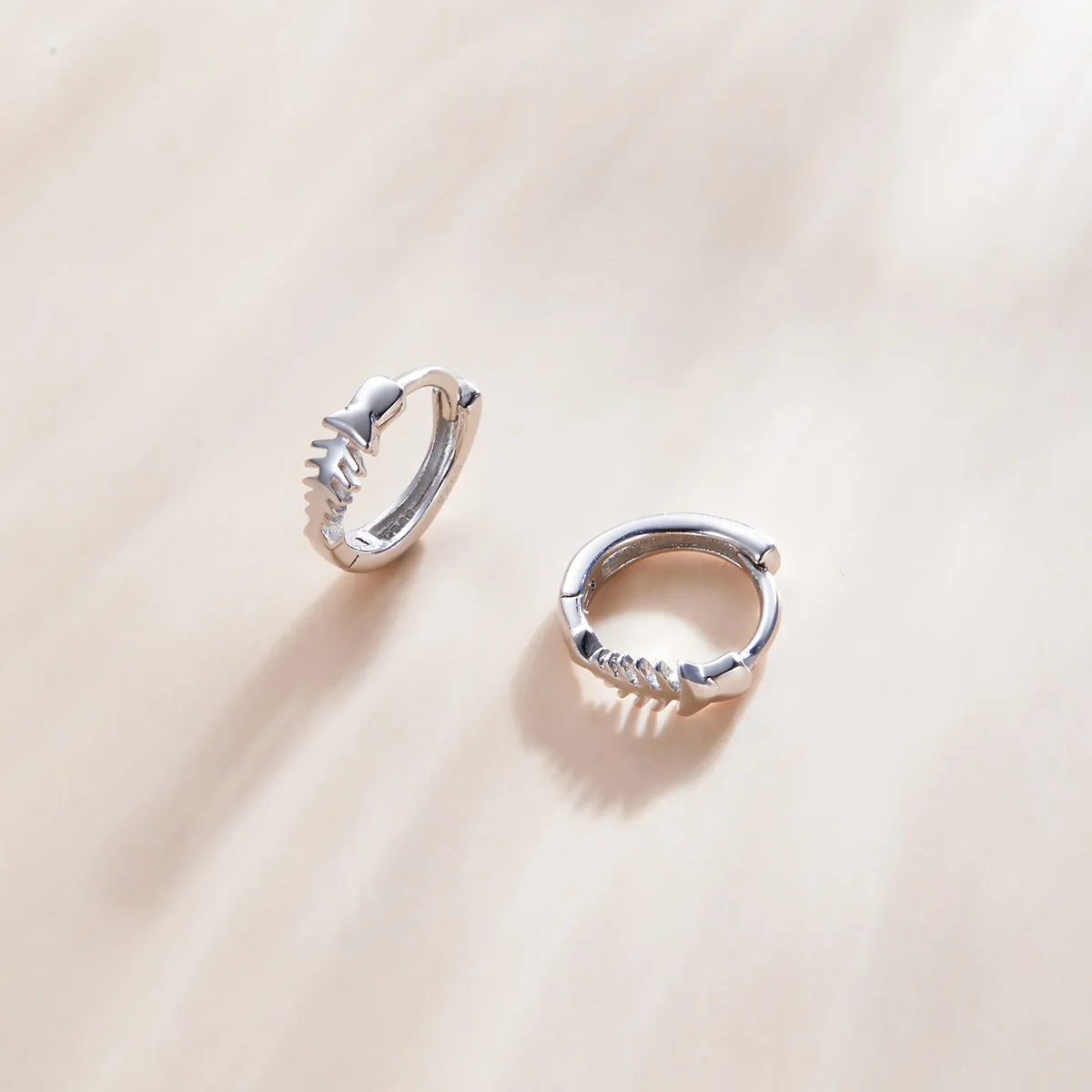Pandora Style Silver Delicate Fish Bones Hoop Earrings - SCE1108