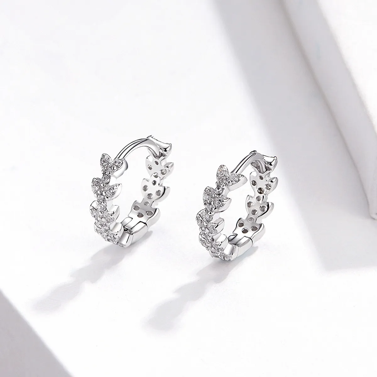 Pandora Style Silver Shiny Leaf Hoop Earrings - BSE150