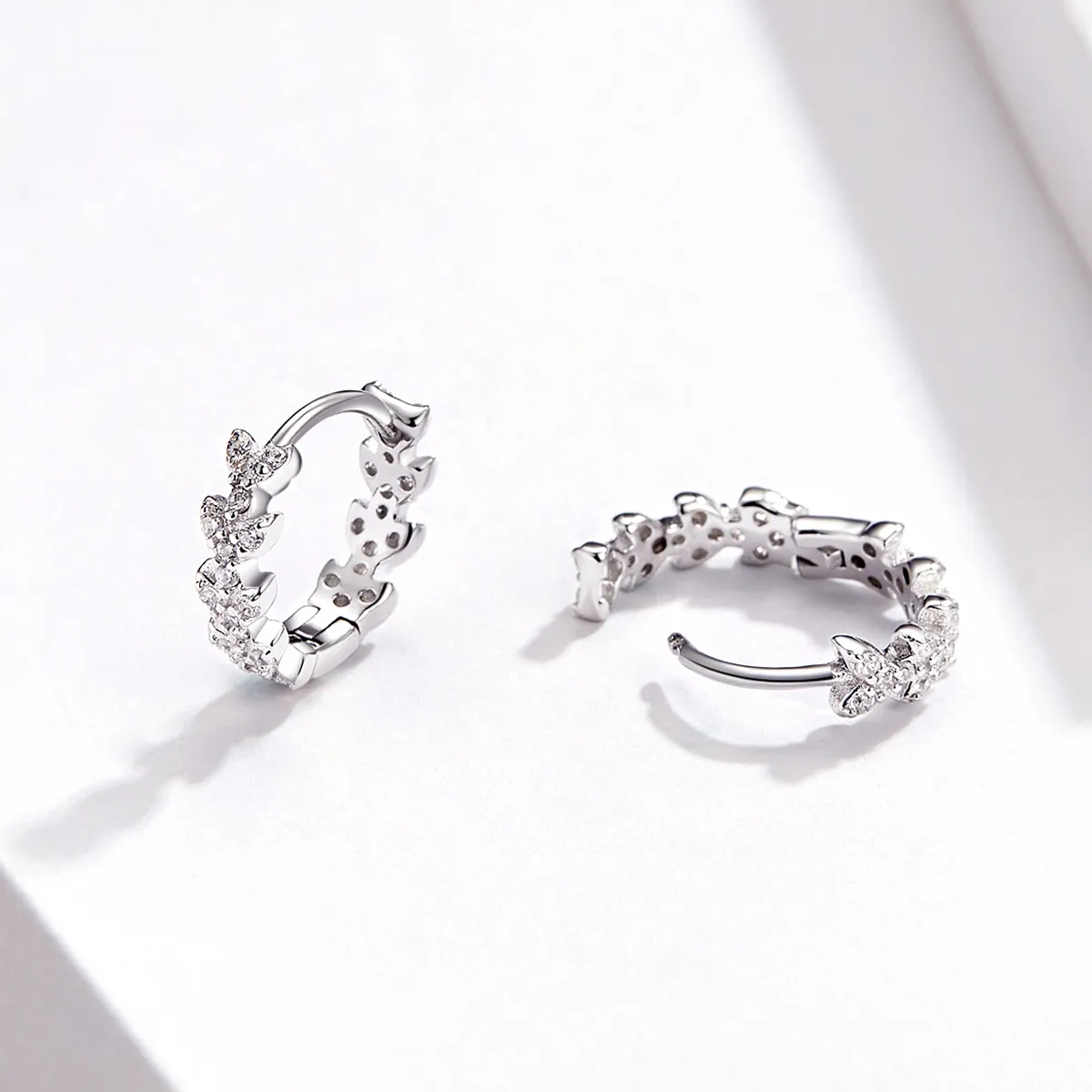 Pandora Style Silver Shiny Leaf Hoop Earrings - BSE150