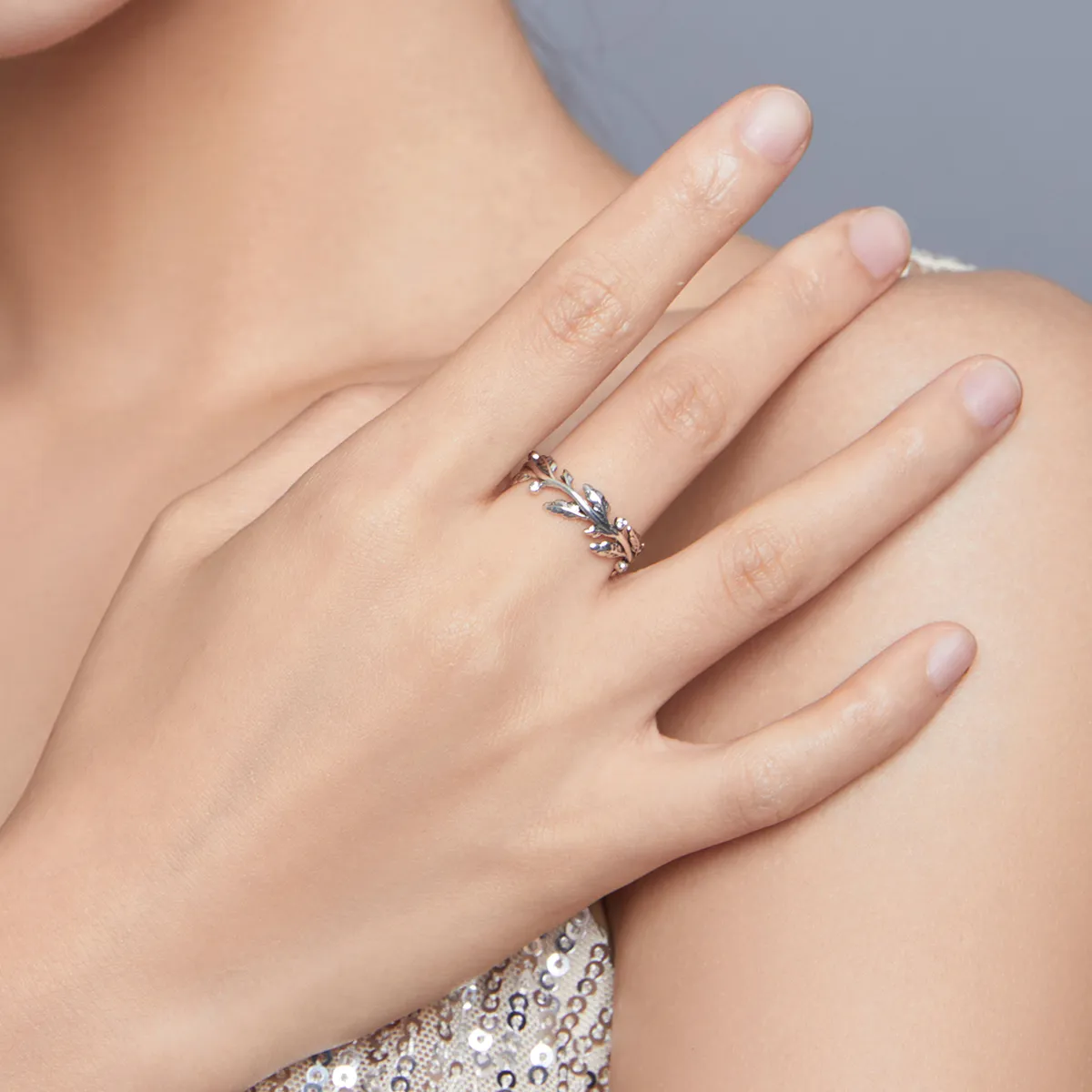 Pandora Style Silver Classical Leaves Ring - SCR669