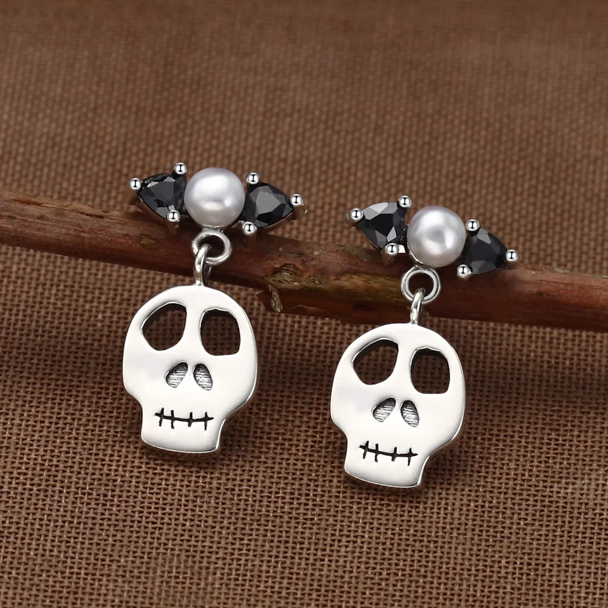Pandora Style Silver Personality Skull Dangle Earrings - VSE084