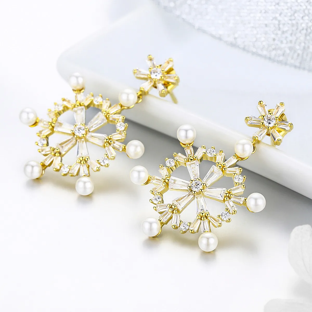 Pandora Style Silver snowflakes Dangle Earrings - BSE073