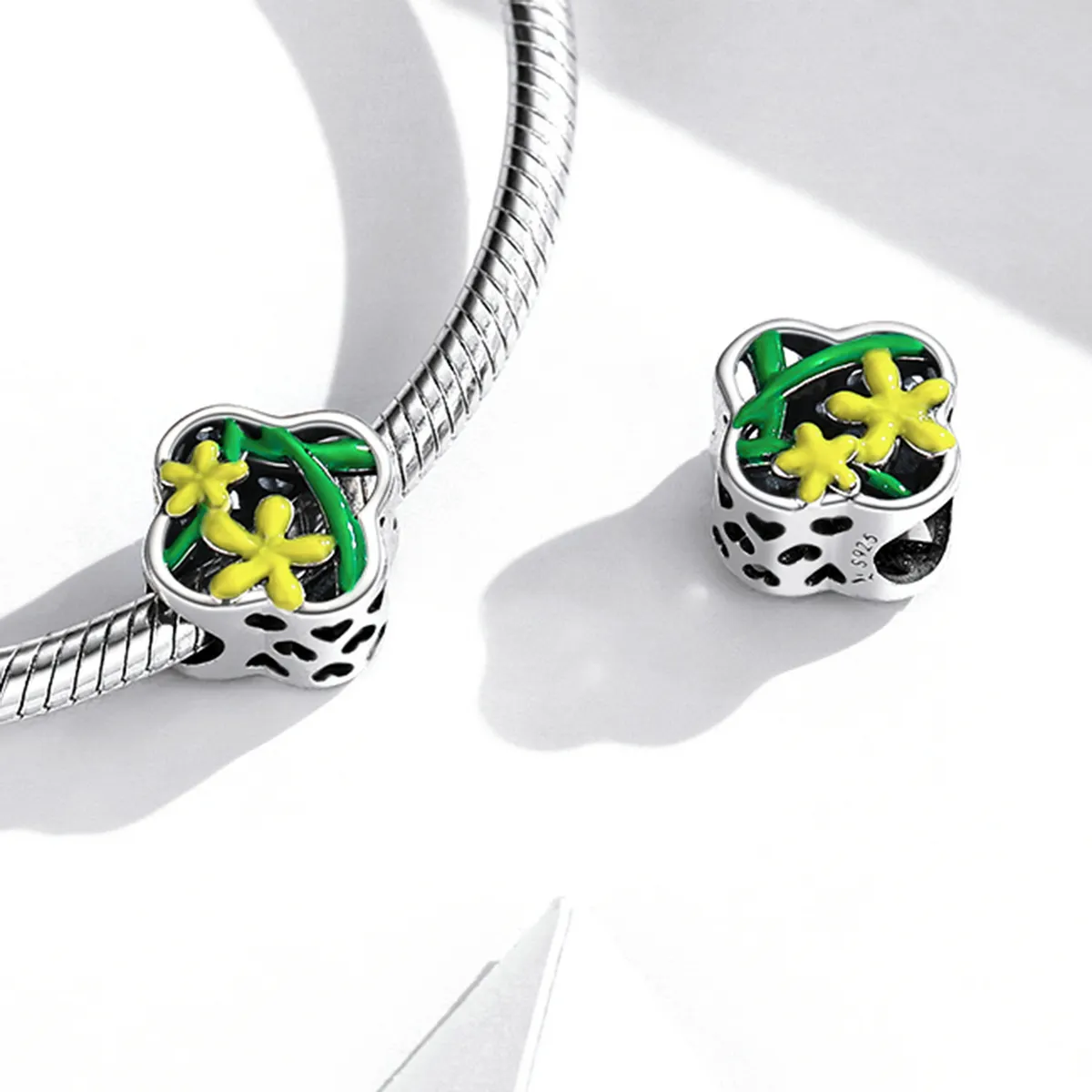 Pandora Style Delicate Daffodils Charm - SCC2021
