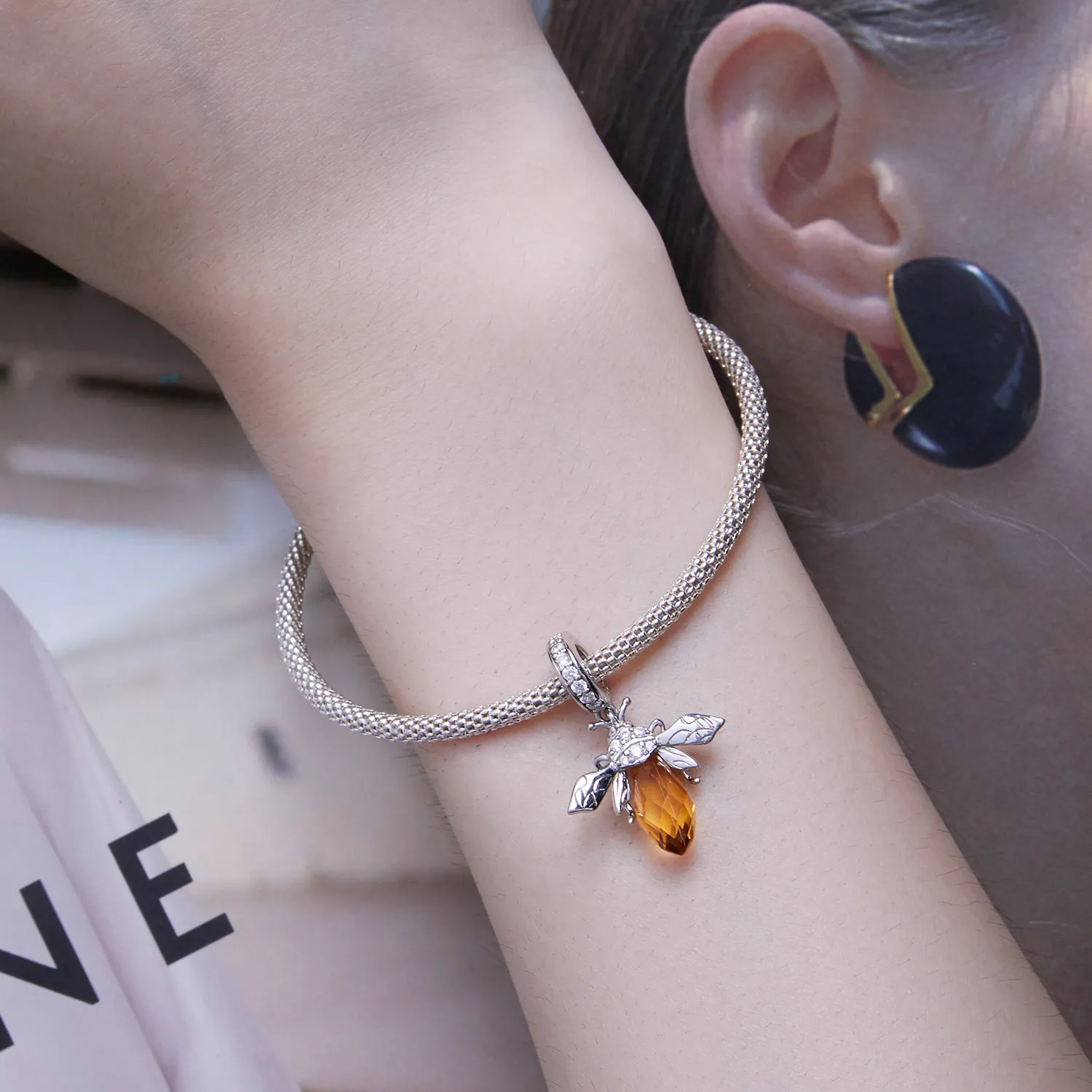 Pandora Style Bee Dangle - BSC710