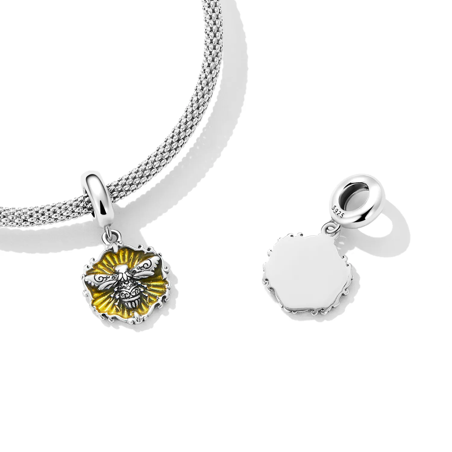 Pandora Style Bee Dangle - SCC2321