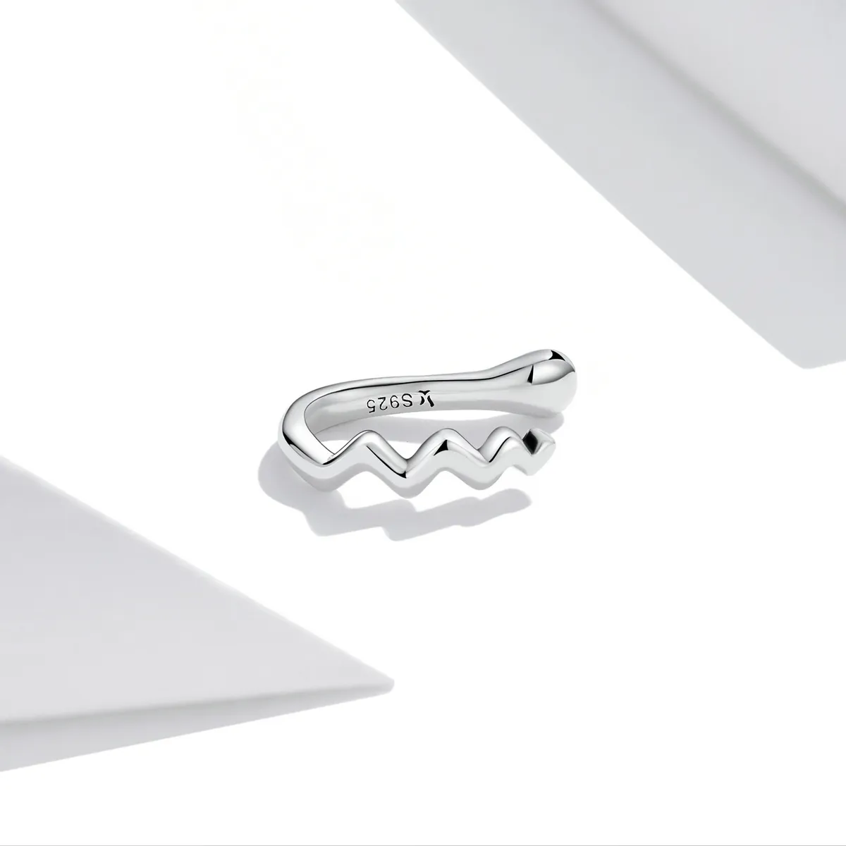 Pandora Style Simple Wave Ear clip - SCE1313