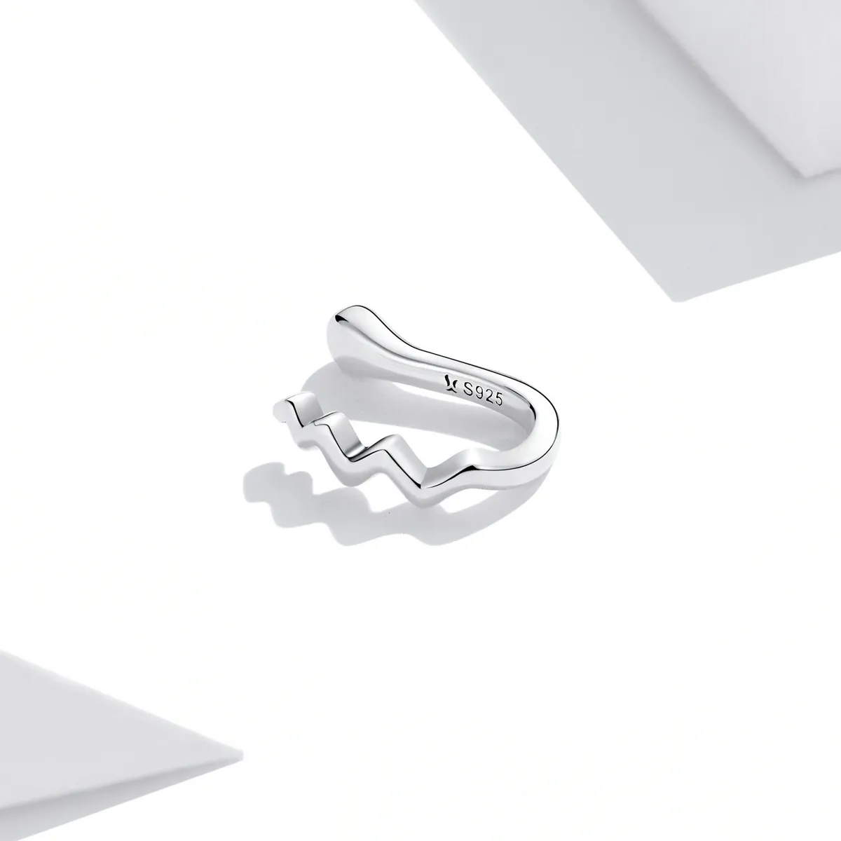 Pandora Style Simple Wave Ear clip - SCE1313