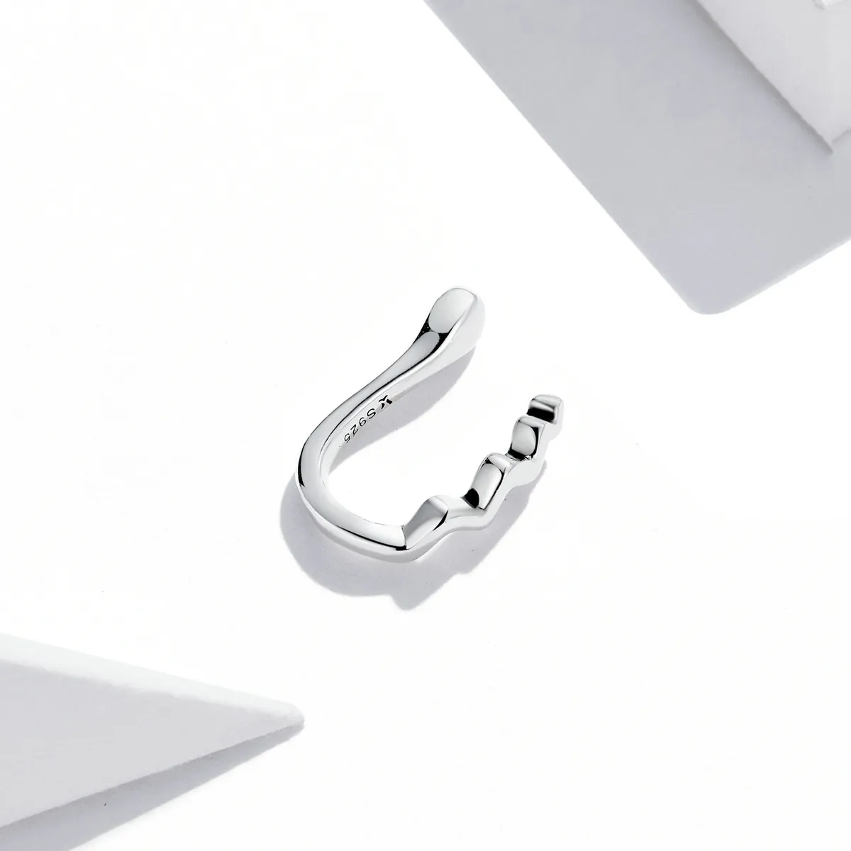 Pandora Style Simple Wave Ear clip - SCE1313