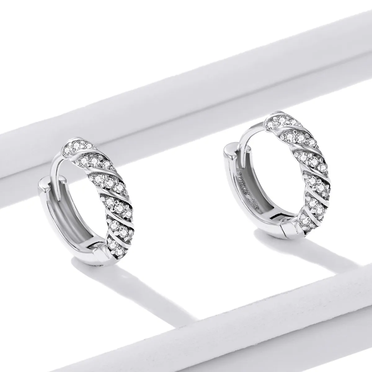 Pandora Style Elegant Woman Hoop Earrings - BSE512