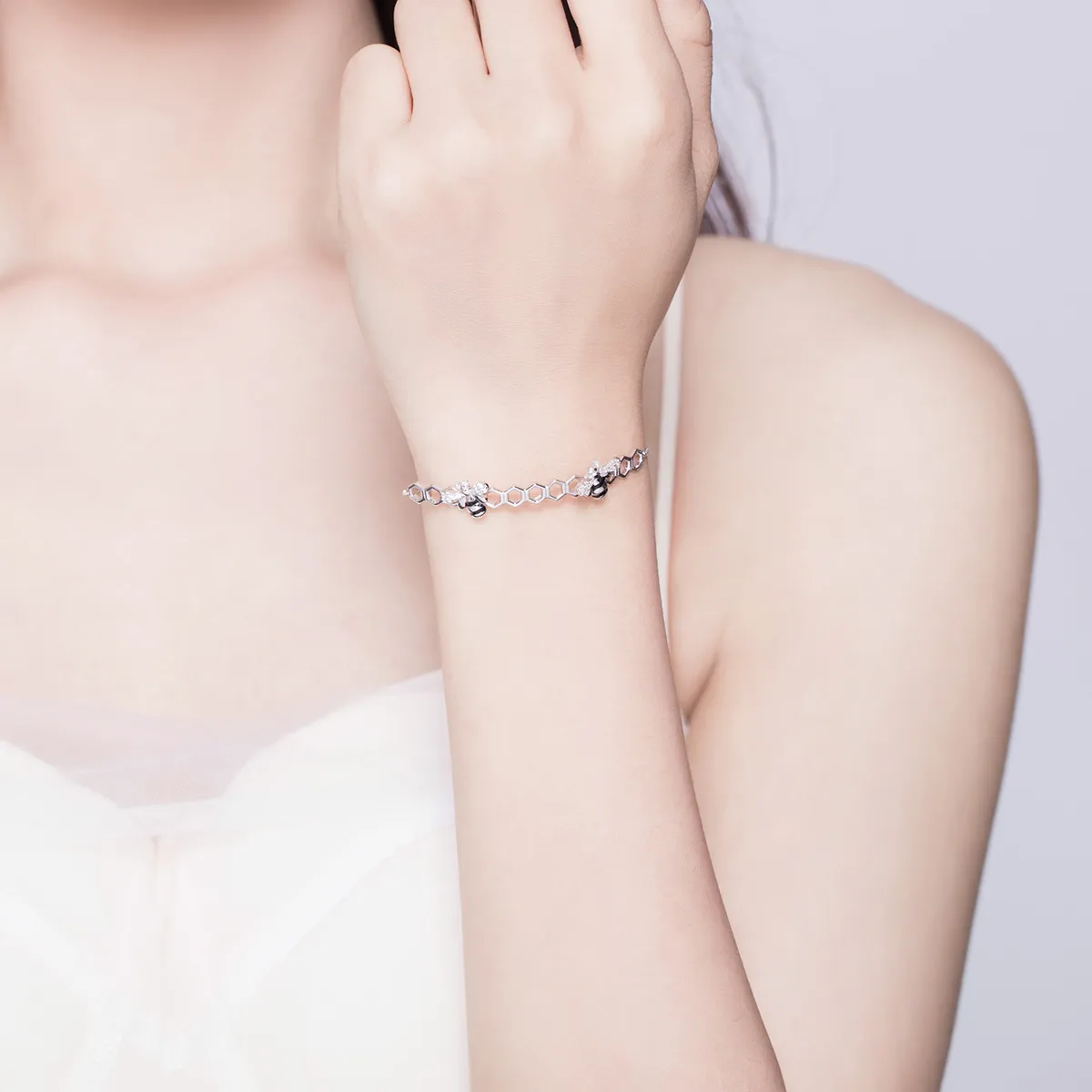 Pandora Style Silver Bee Hive Chain Slider Bracelet - SCB150