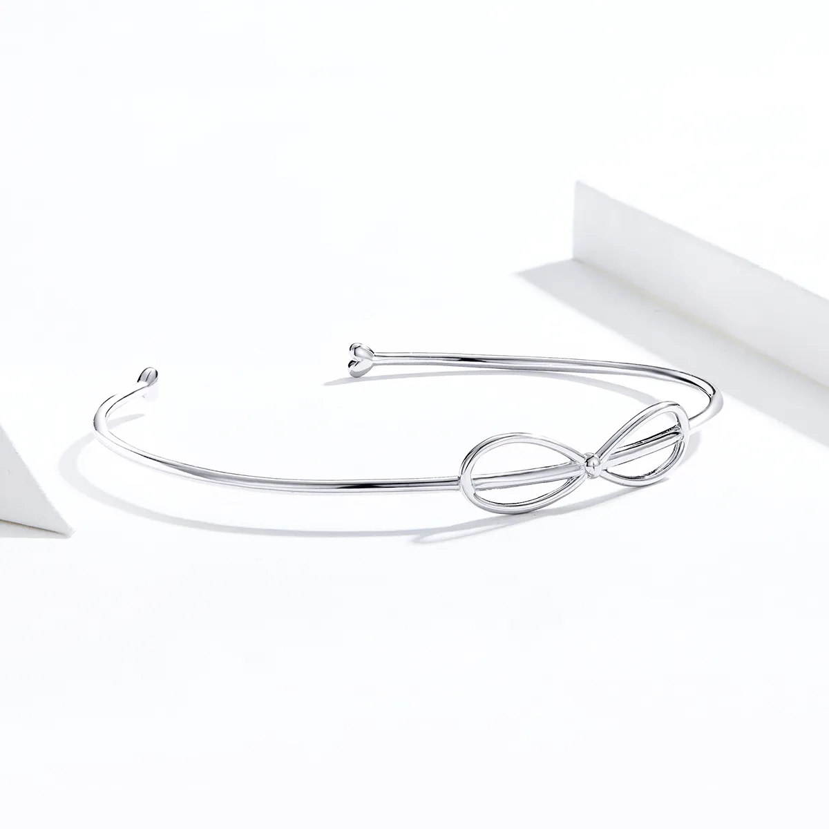 Pandora Style Silver Lovely Dainty Bow Bangle - SCB167