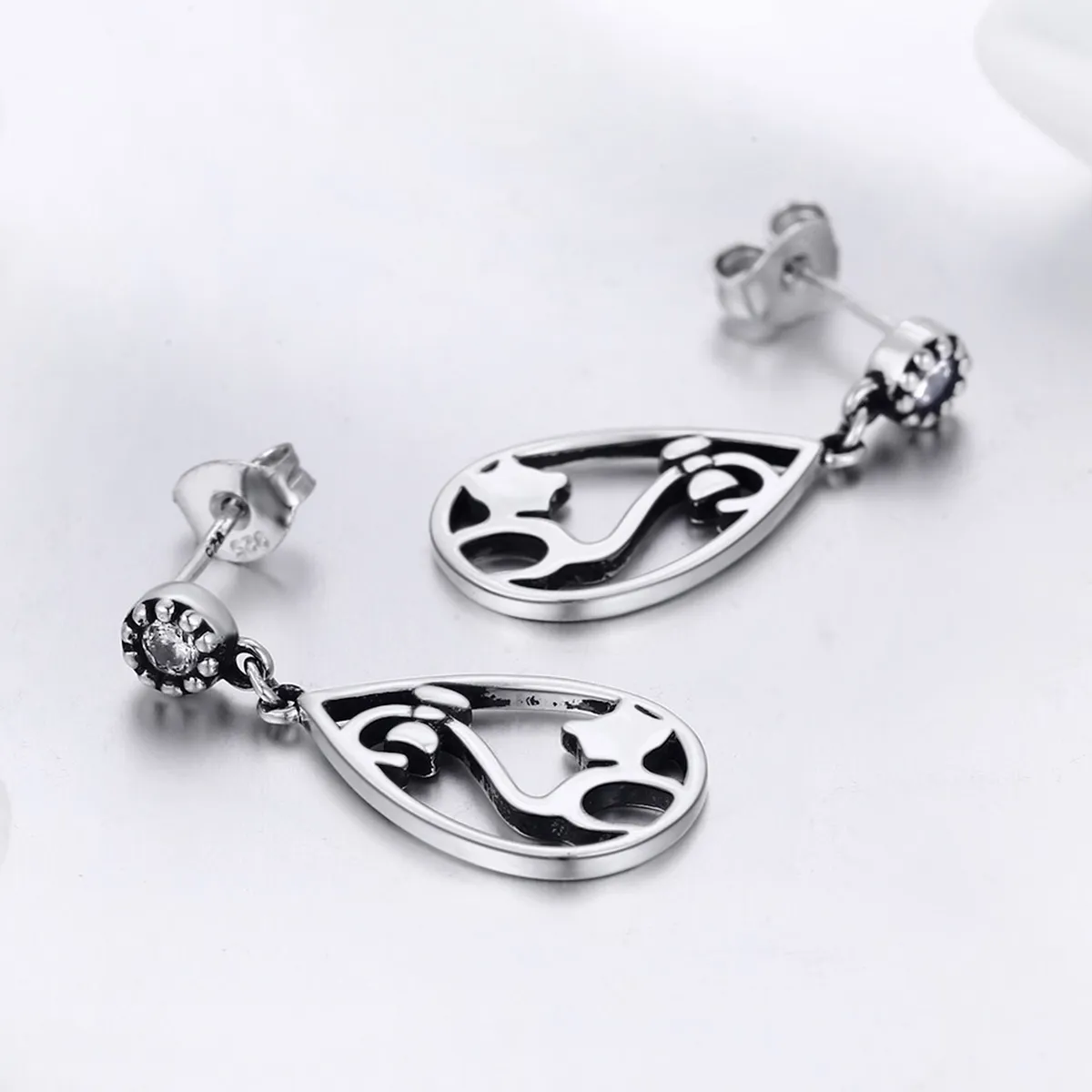 Pandora Style Silver Miss Kitty Hanging Earrings - SCE365