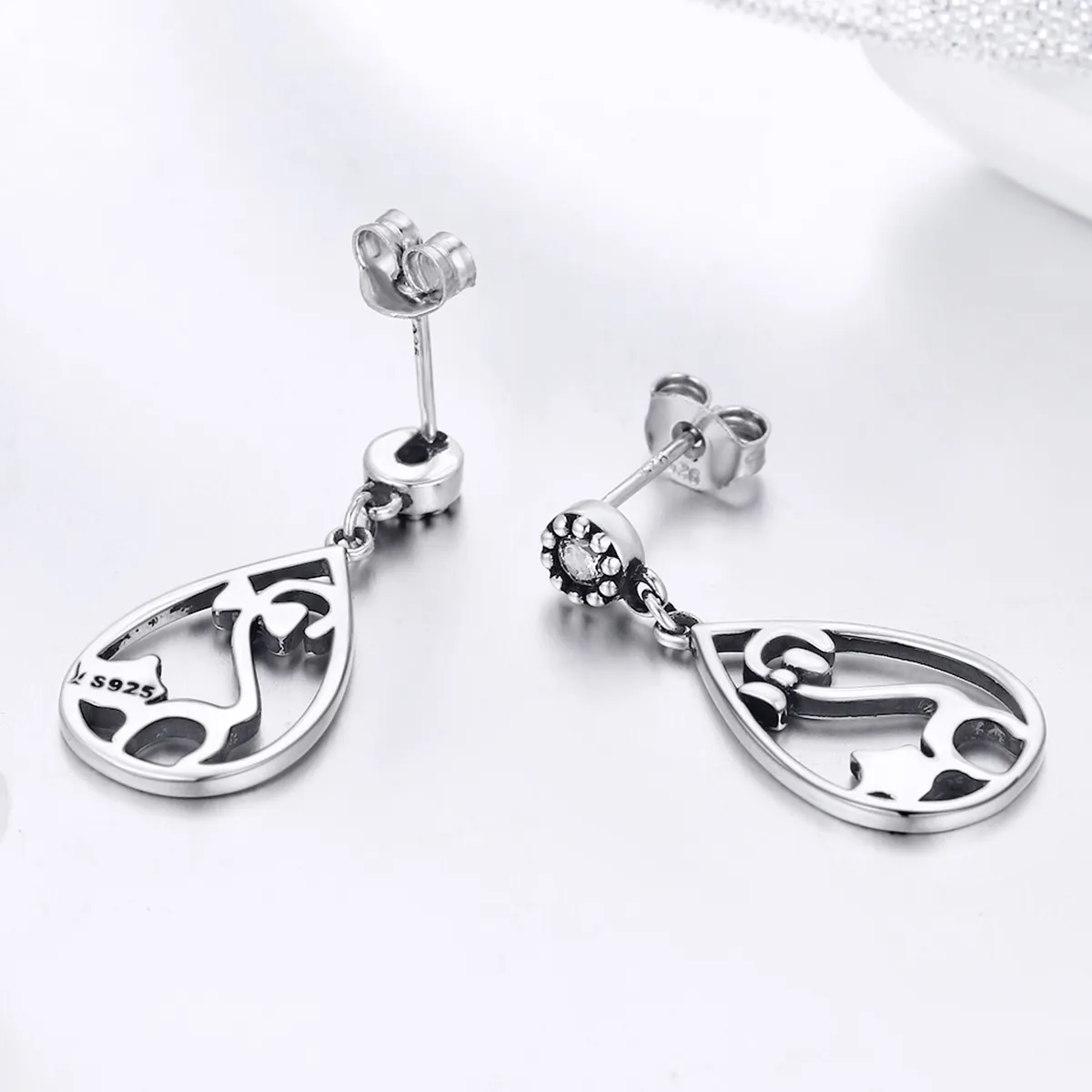 Pandora Style Silver Miss Kitty Hanging Earrings - SCE365