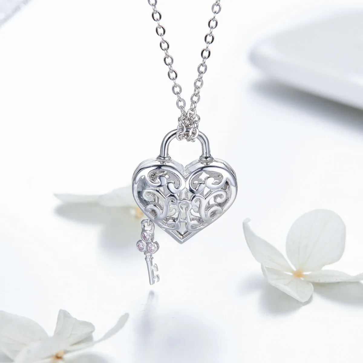 Pandora Style Silver Heartlock Necklace - SCN321