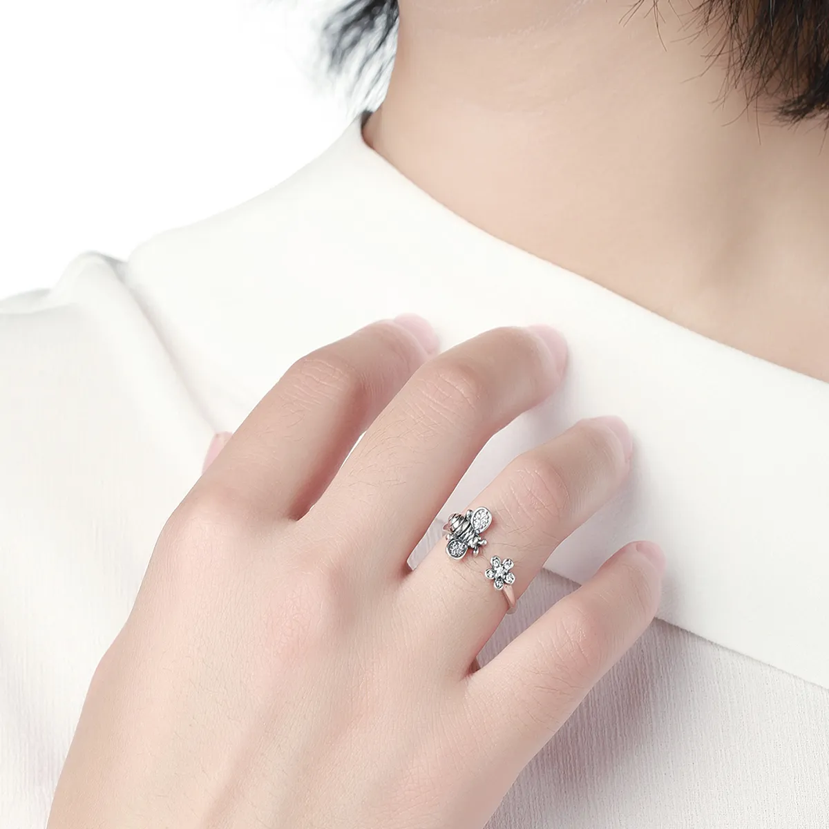 Pandora Style Silver Bee and Flower Ring - SCR086
